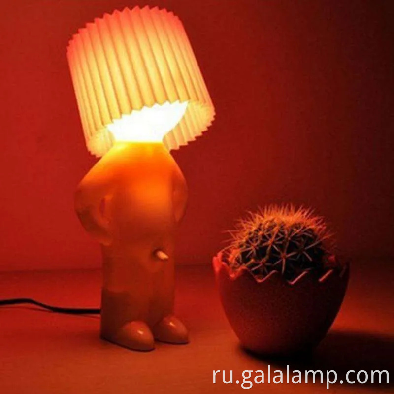 Симпатичный мальчик застенчивый светодиодный настольный лампа ночной свет